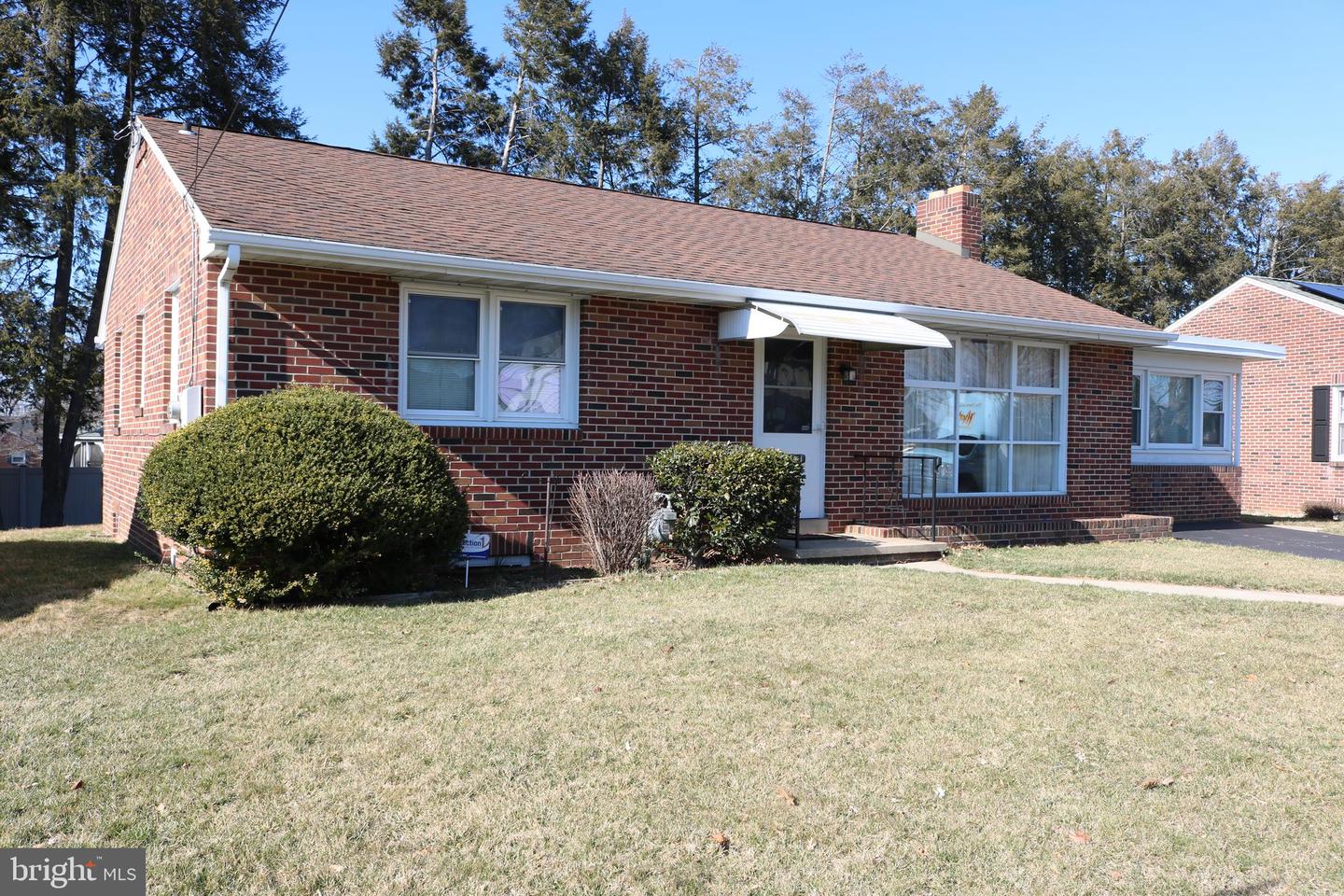 112 Paul St Property Photo 1