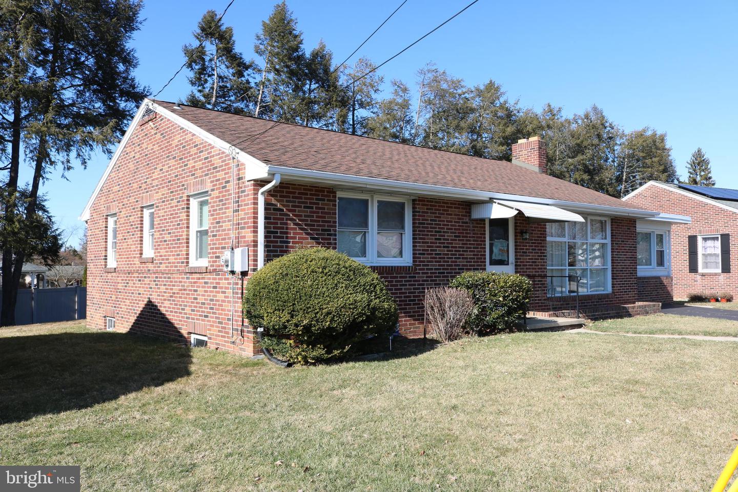 112 Paul St Property Photo 5