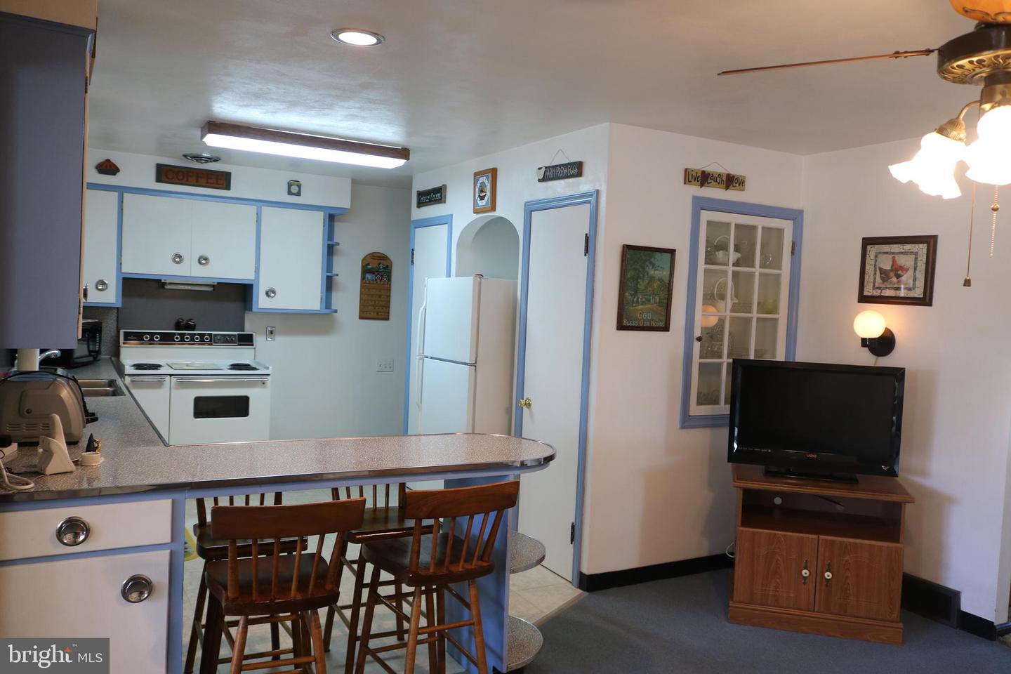 112 Paul St Property Photo 16