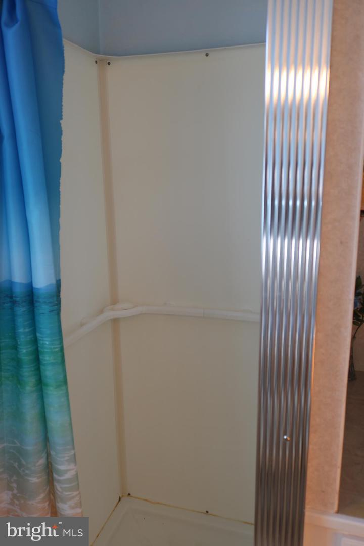 112 Paul St Property Photo 25