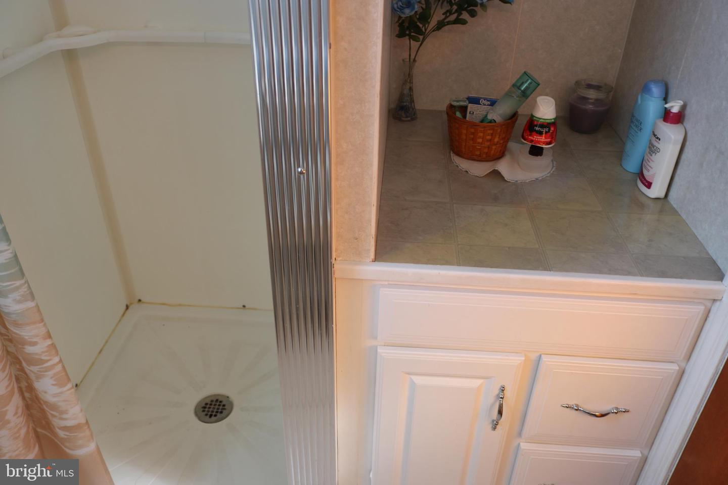 112 Paul St Property Photo 26