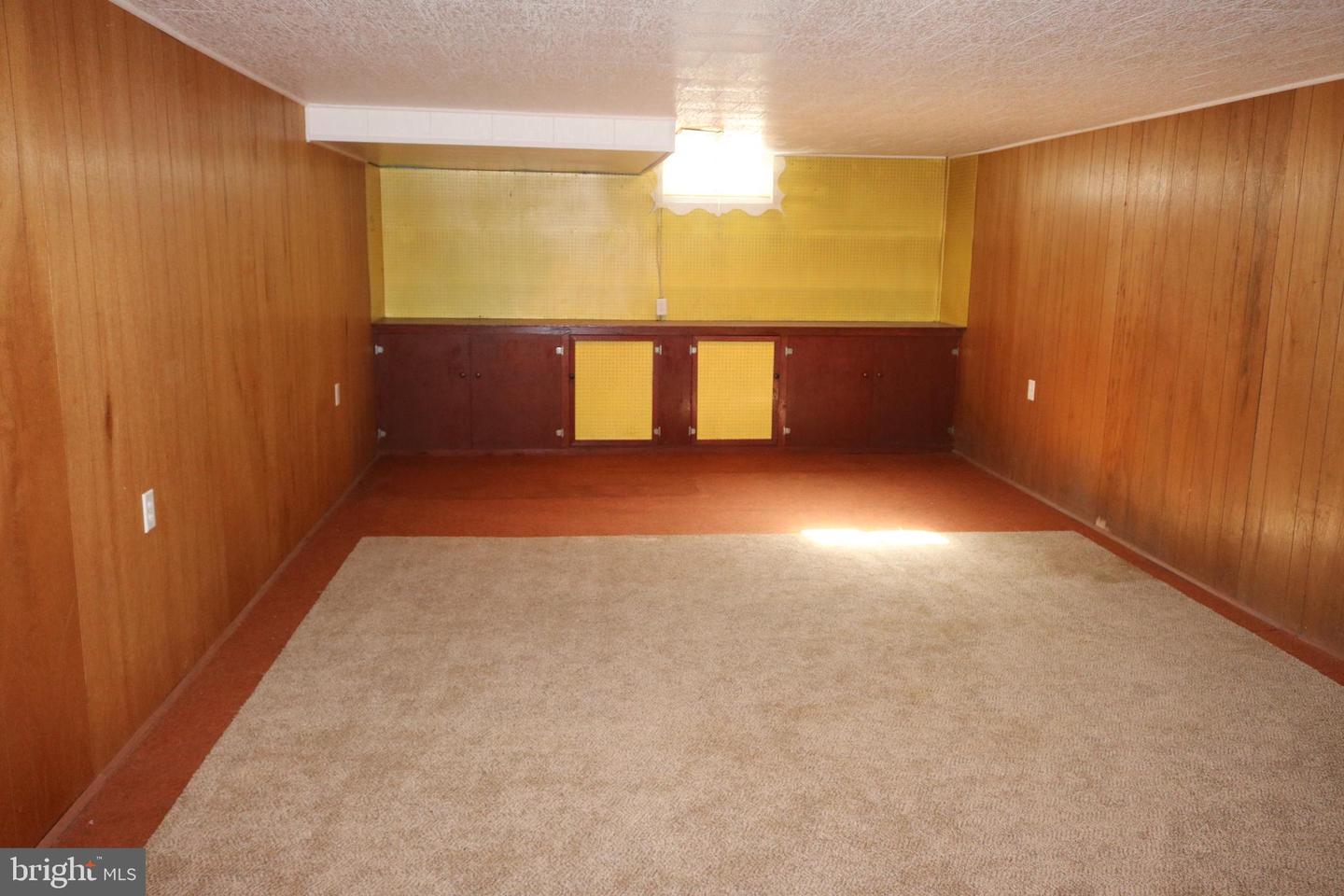 112 Paul St Property Photo 40