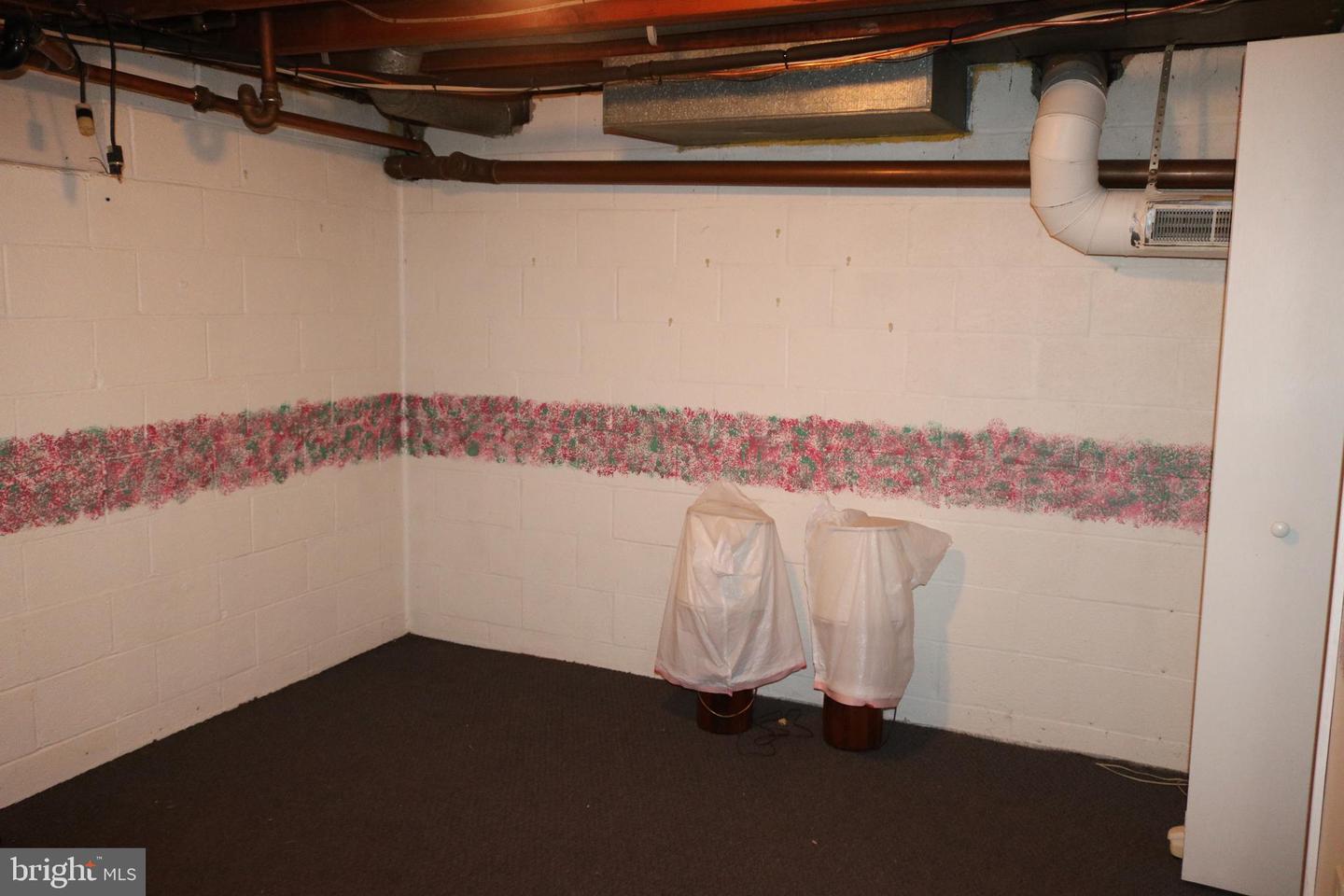 112 Paul St Property Photo 42