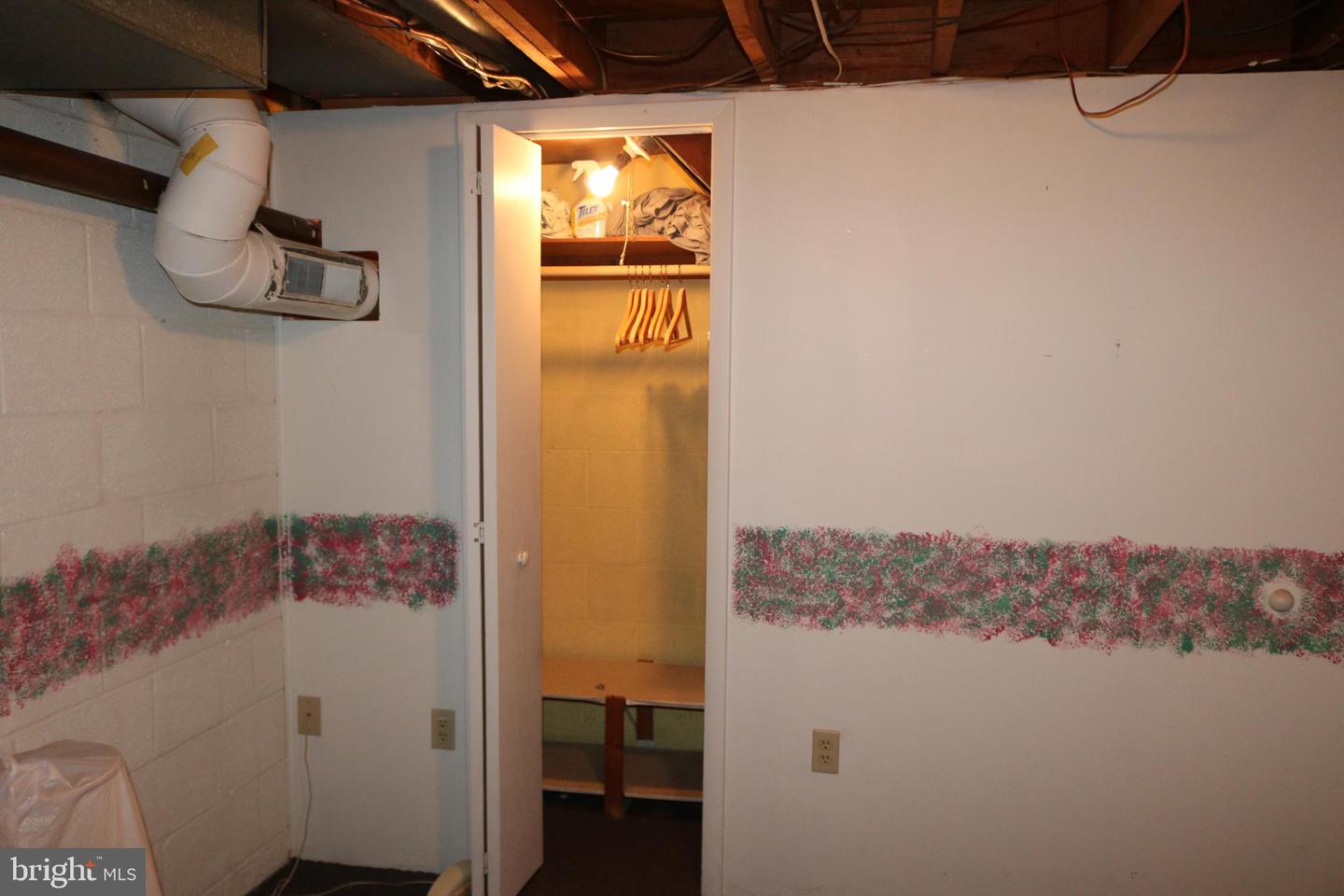 112 Paul St Property Photo 43