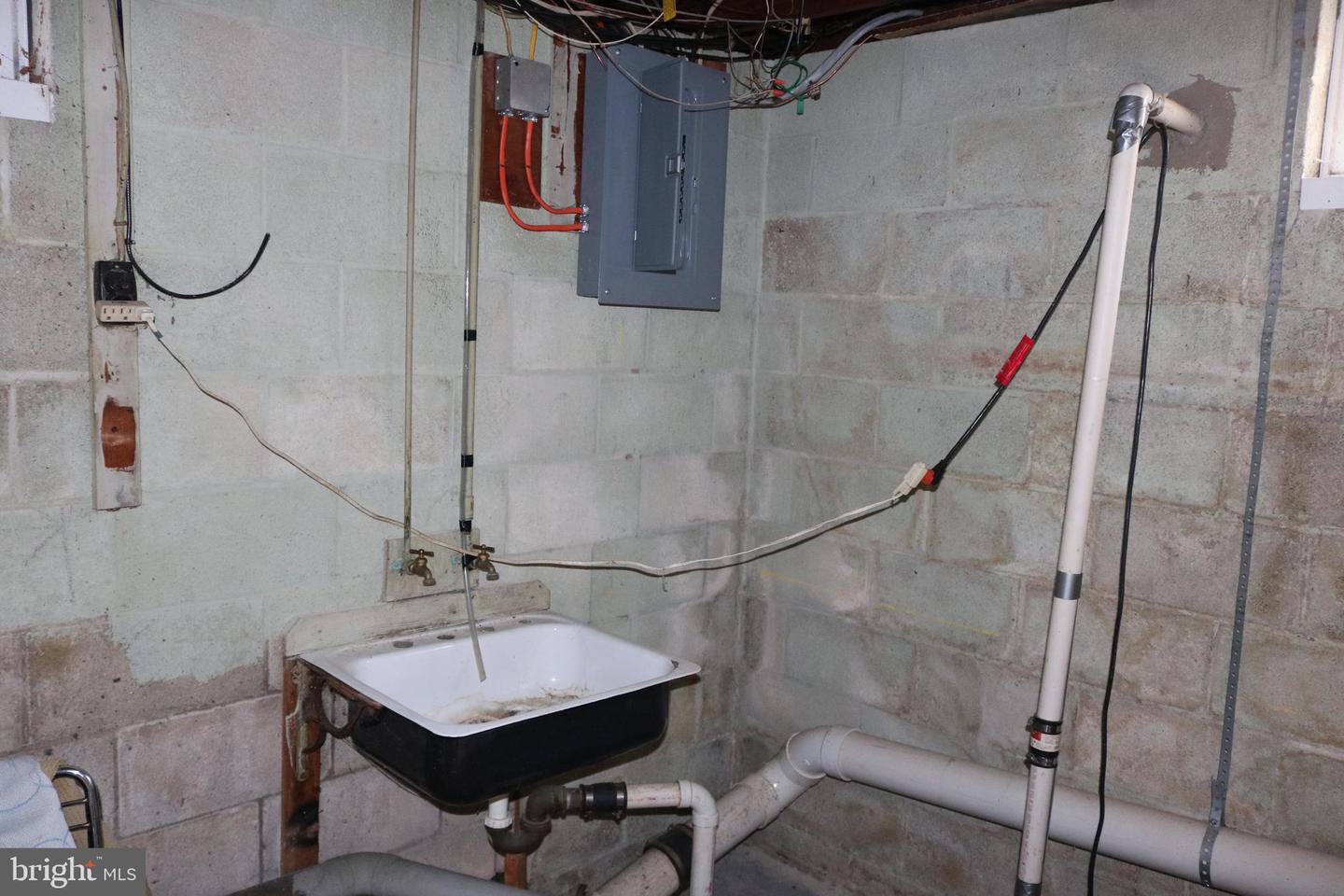 112 Paul St Property Photo 47