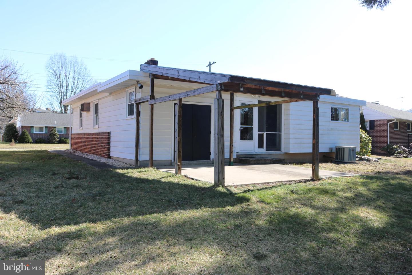 112 Paul St Property Photo 58