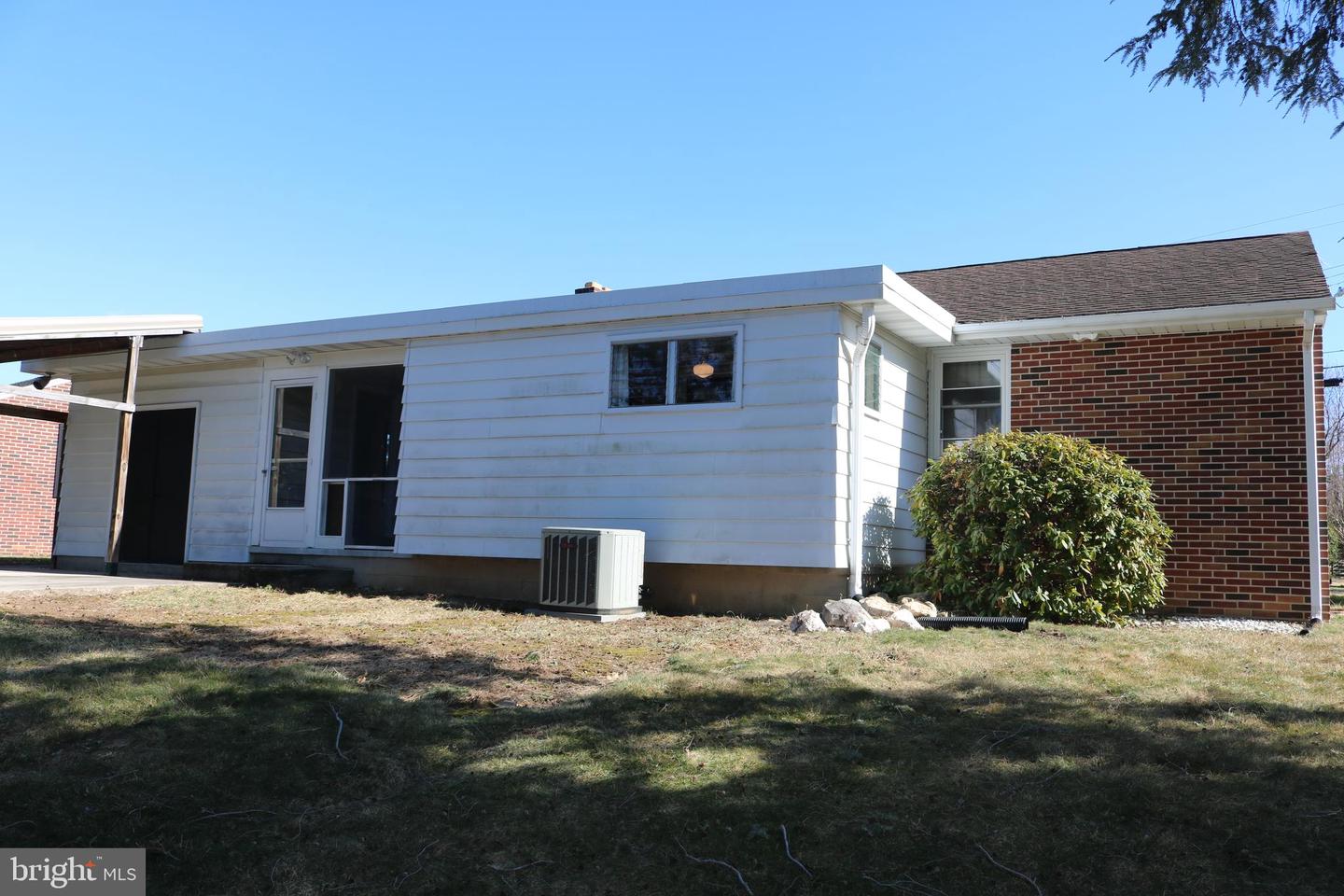 112 Paul St Property Photo 59
