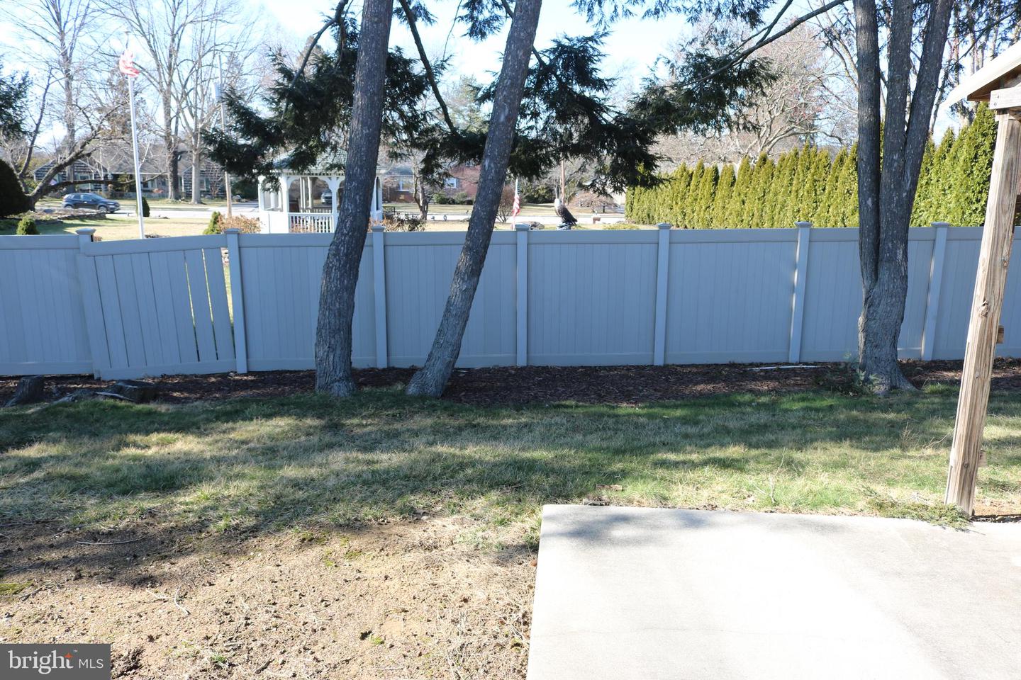 112 Paul St Property Photo 60