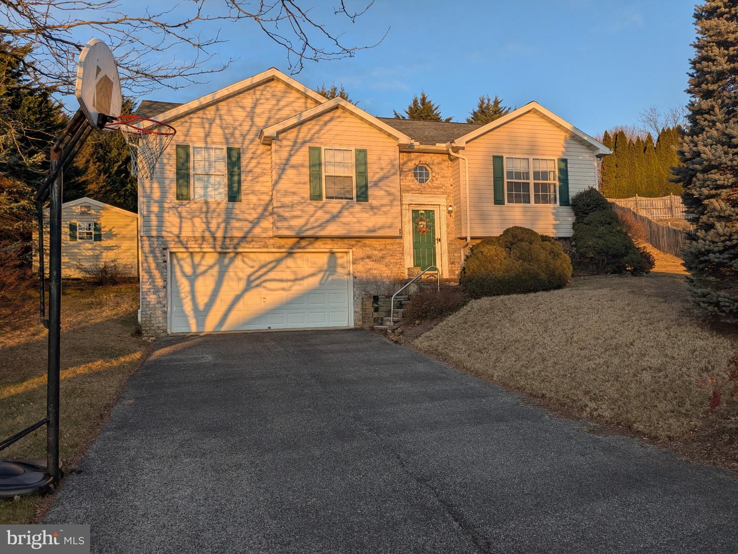 77 Piston Ct Property Photo 2