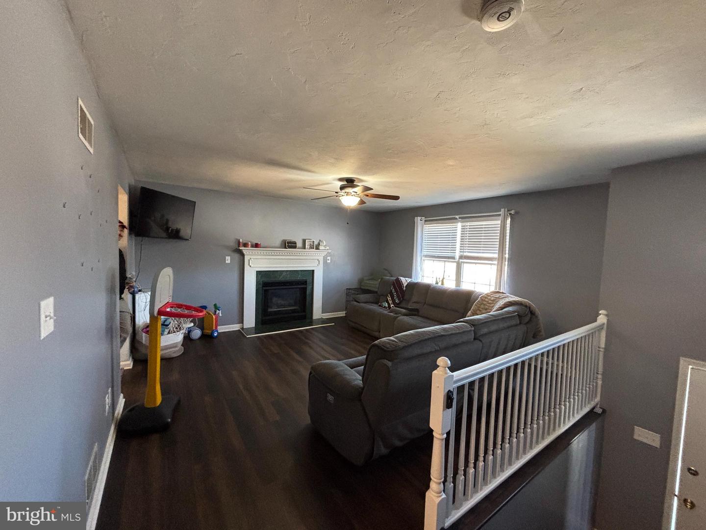 77 Piston Ct Property Photo 5