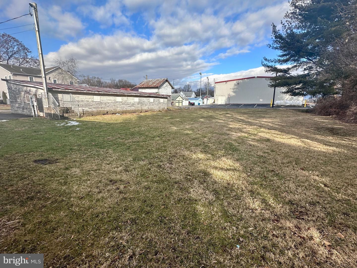 27 E Broadway Property Photo 10