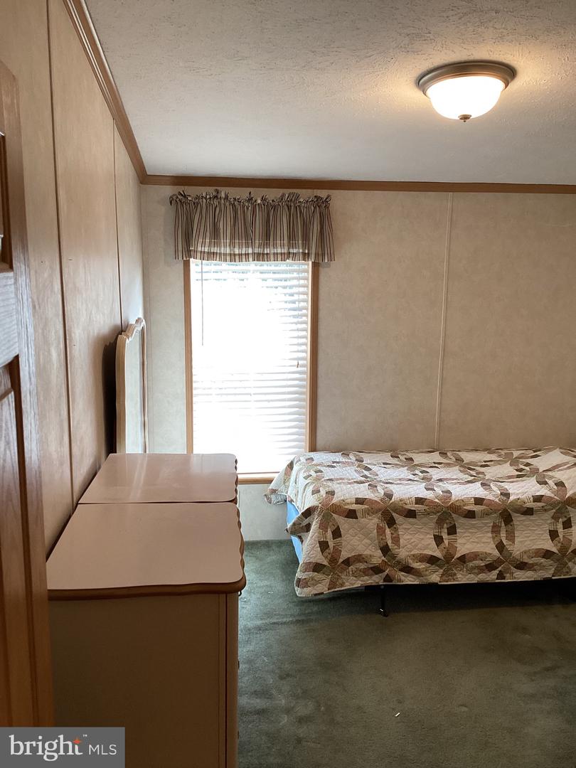 27 E Broadway Property Photo 13