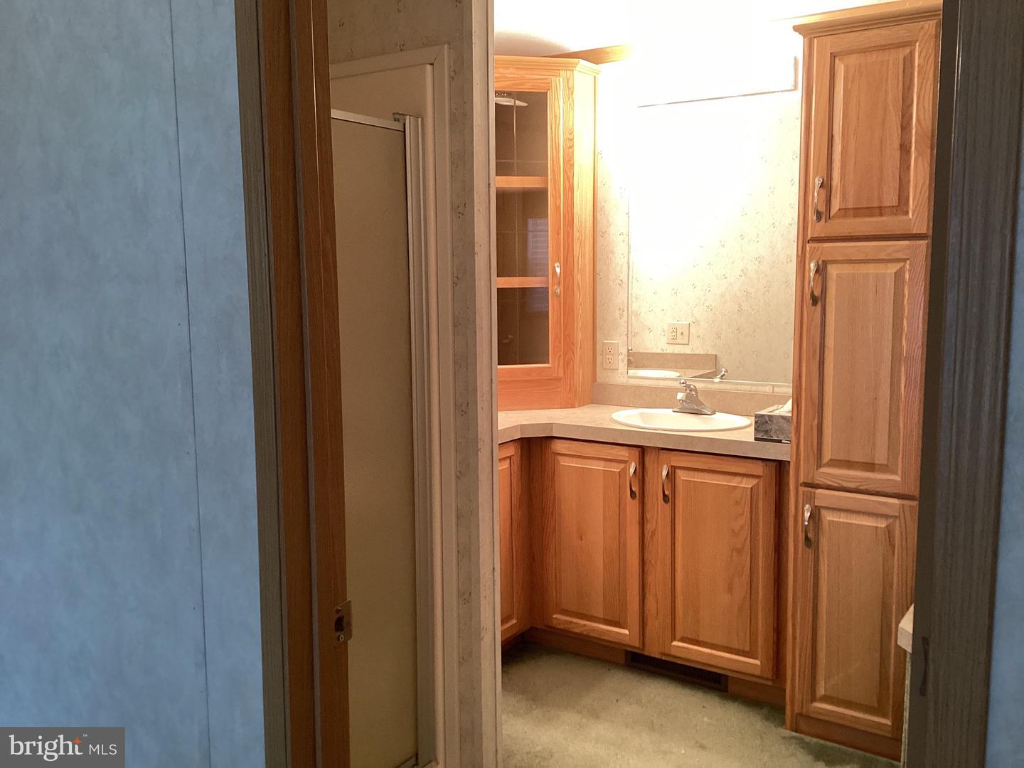 27 E Broadway Property Photo 17