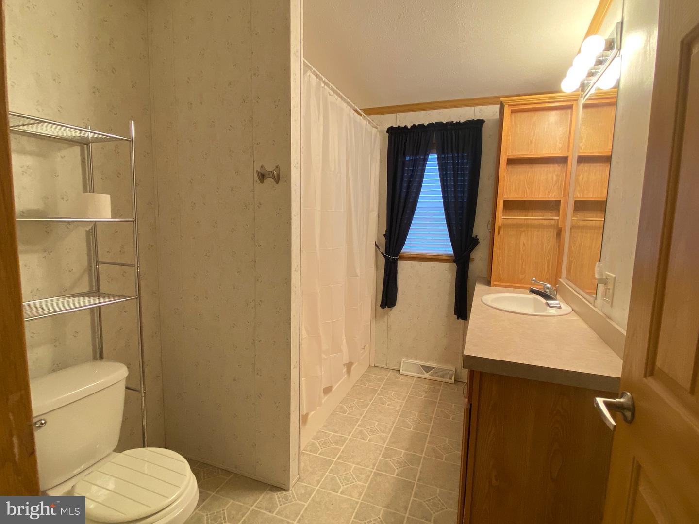 27 E Broadway Property Photo 21
