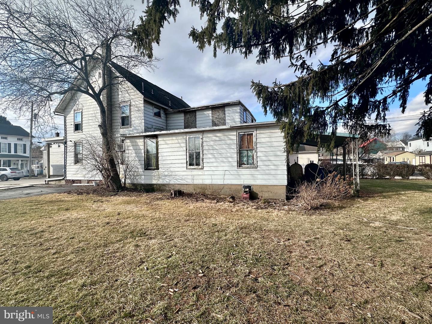 27 E Broadway Property Photo 27