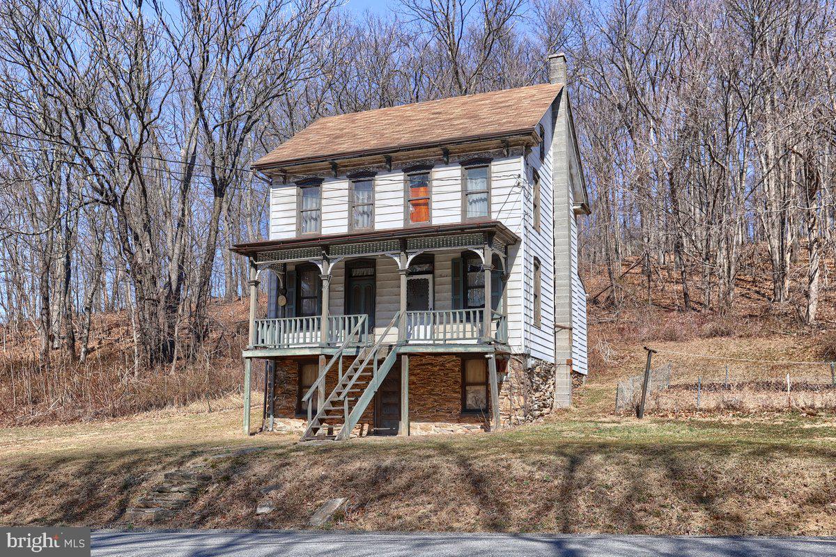 545 S Blacksmith Ave Property Photo 4