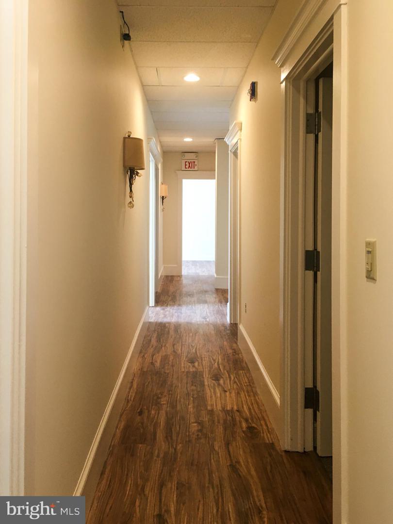 1224 S Queen St #103 Property Photo 4