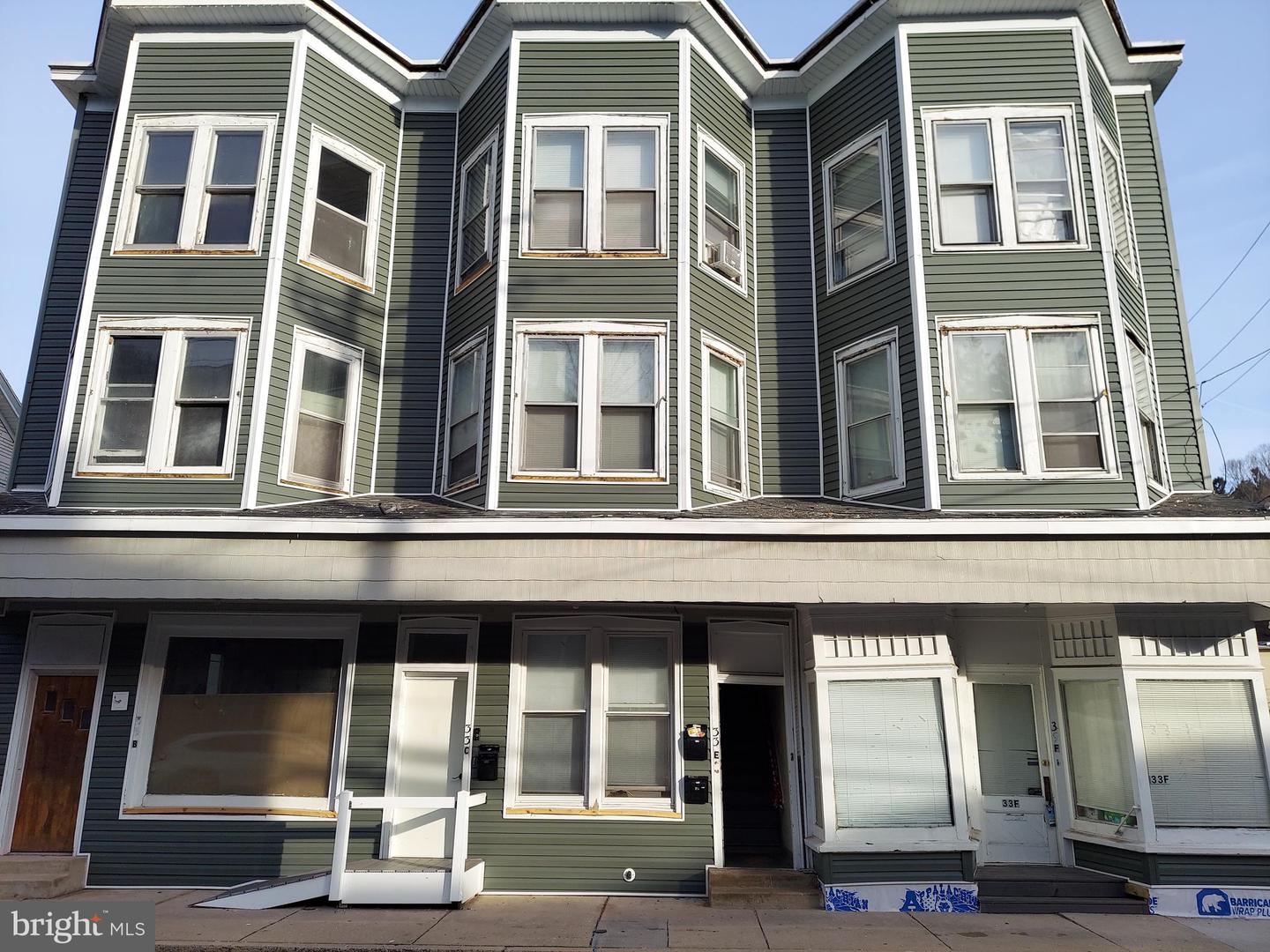 33 Hanover St #apt. C Property Photo