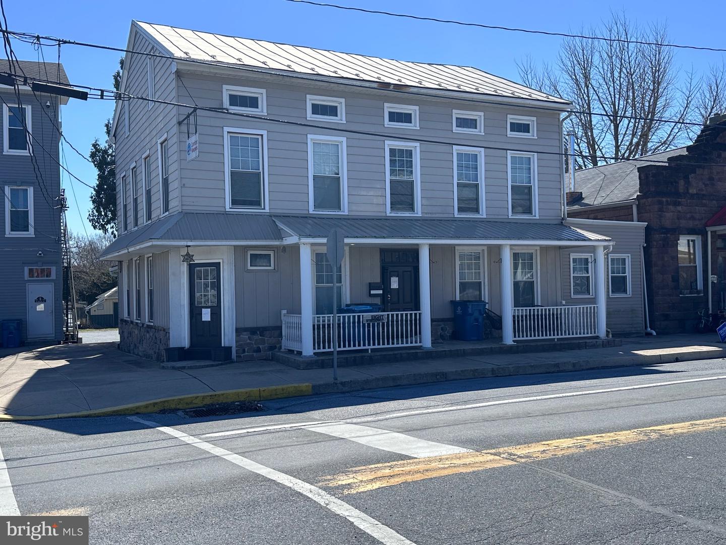 8 W Broadway Property Photo 2