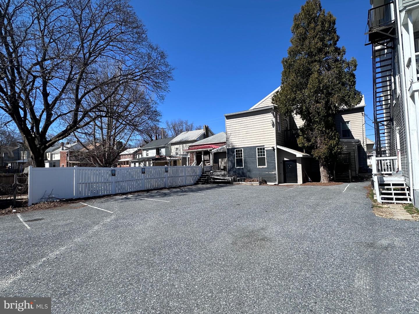 8 W Broadway Property Photo 4
