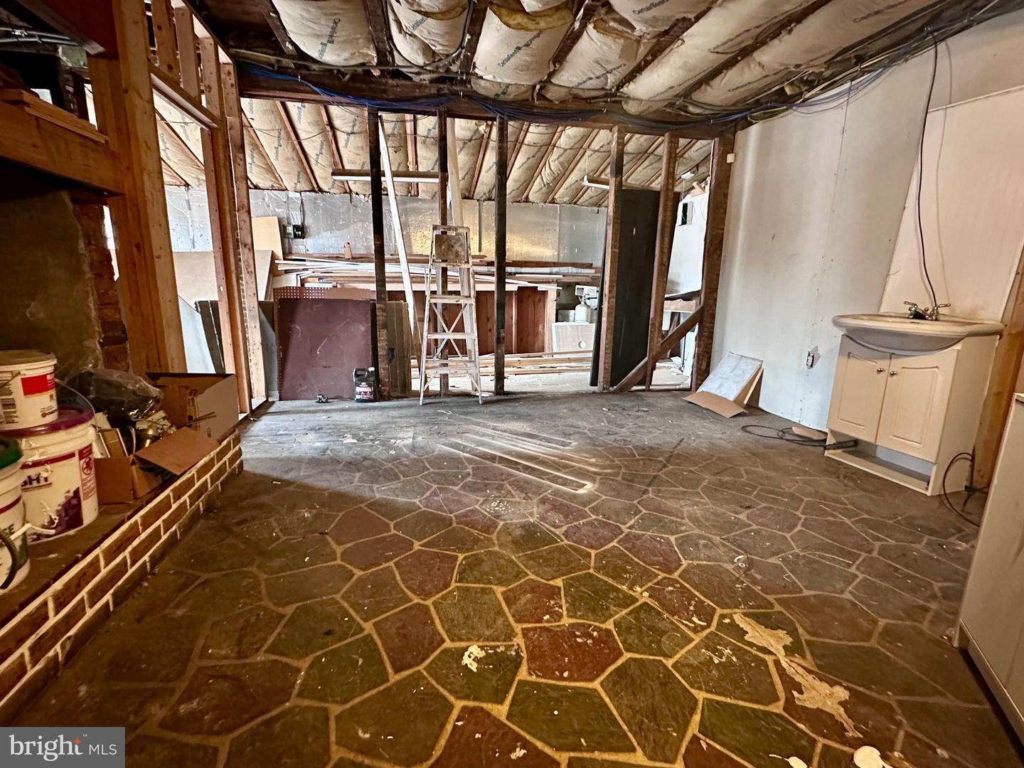 8 W Broadway Property Photo 22