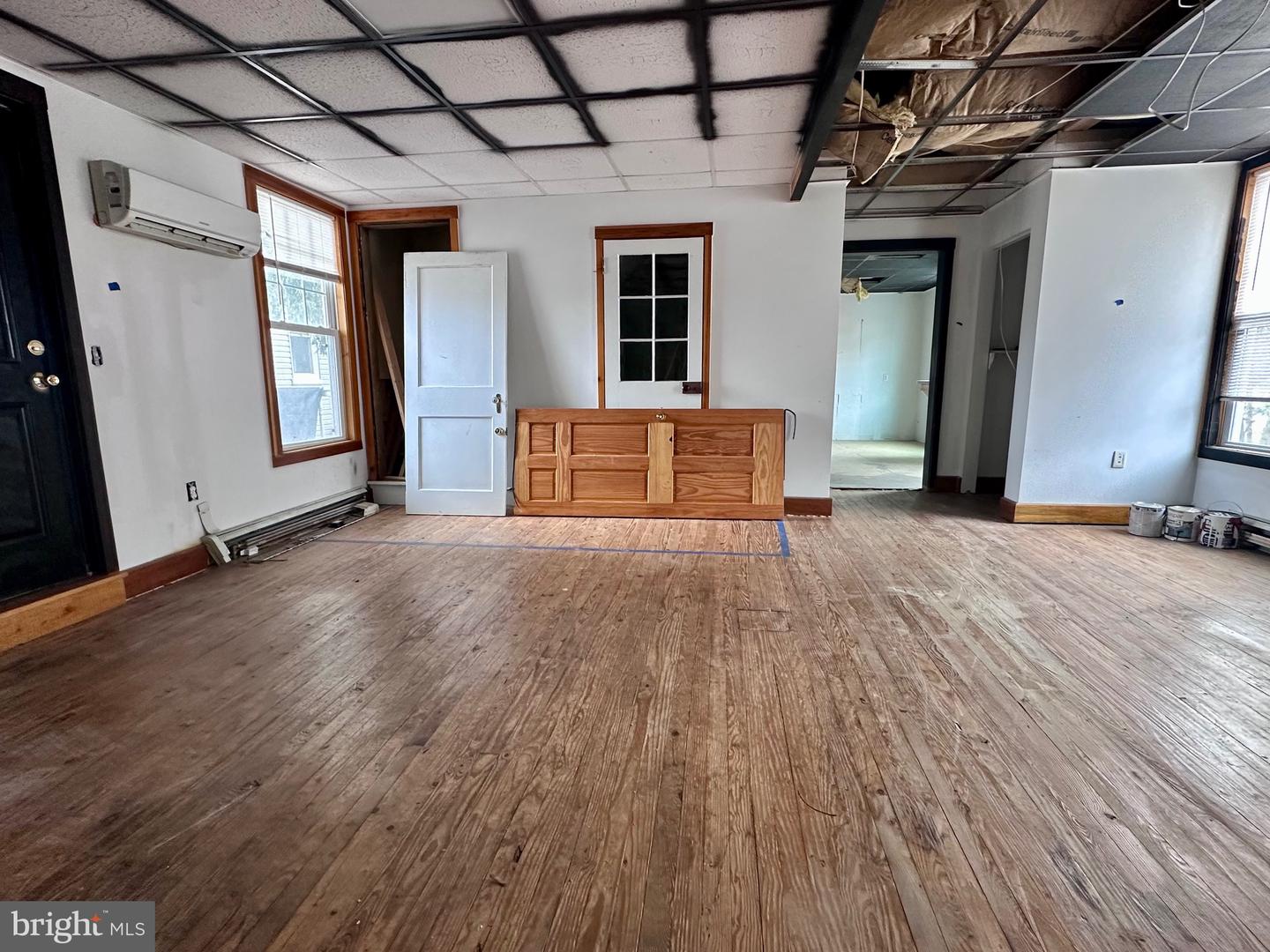 8 W Broadway Property Photo 30