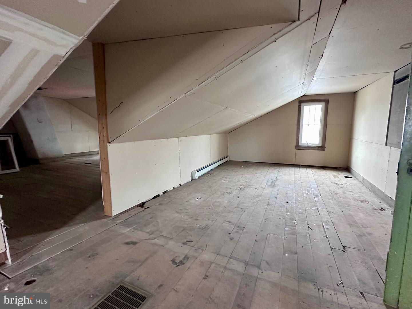 8 W Broadway Property Photo 38