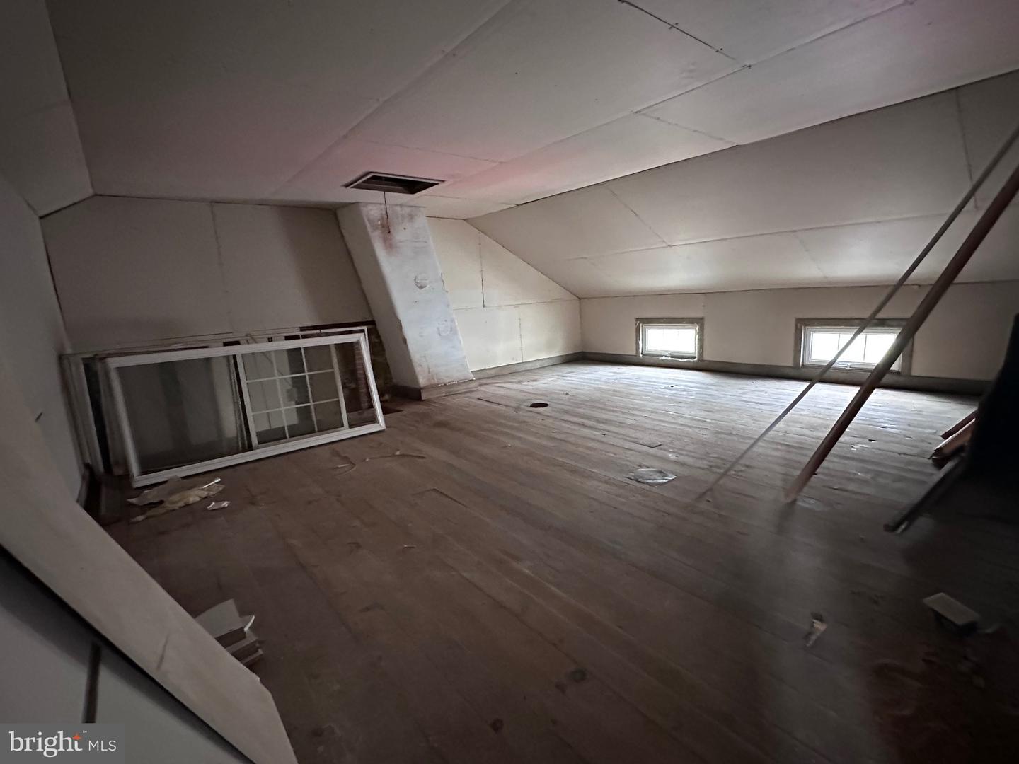 8 W Broadway Property Photo 39