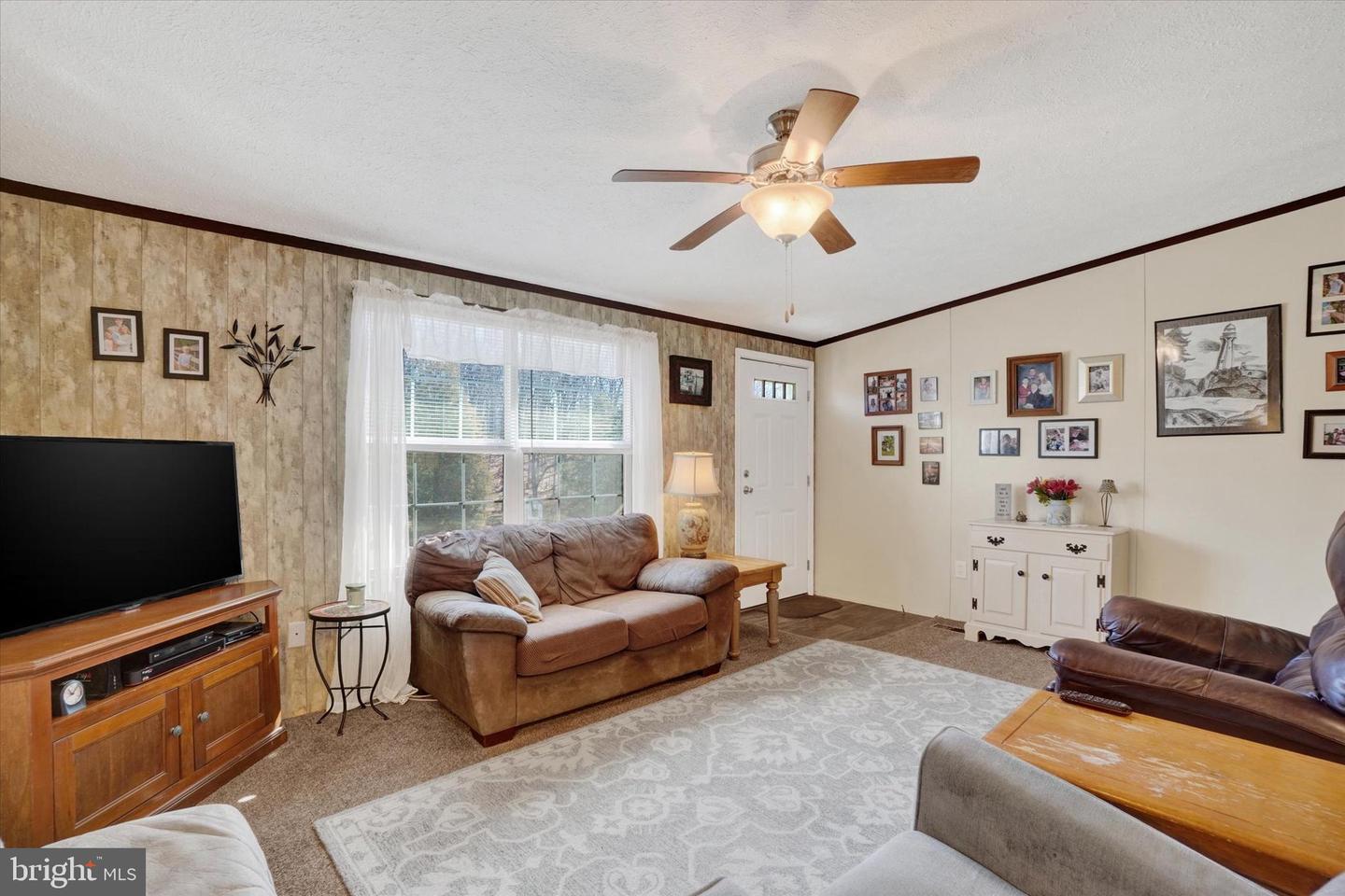 10682 Enfield Rd Property Photo 3