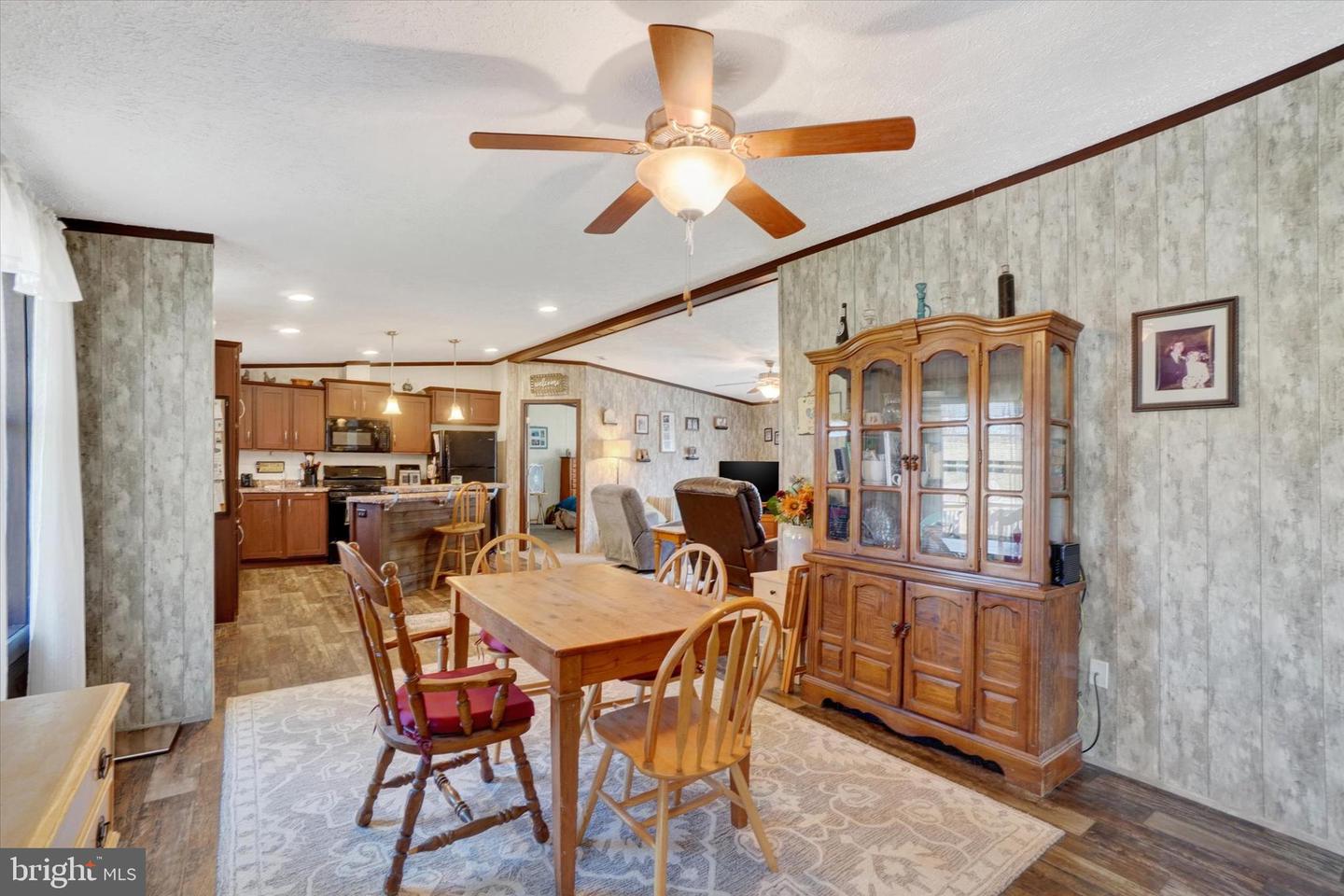 10682 Enfield Rd Property Photo 10