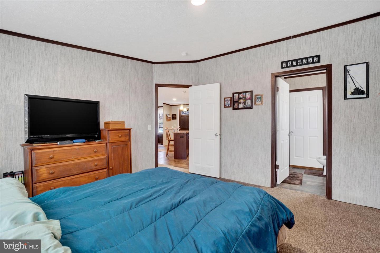 10682 Enfield Rd Property Photo 12