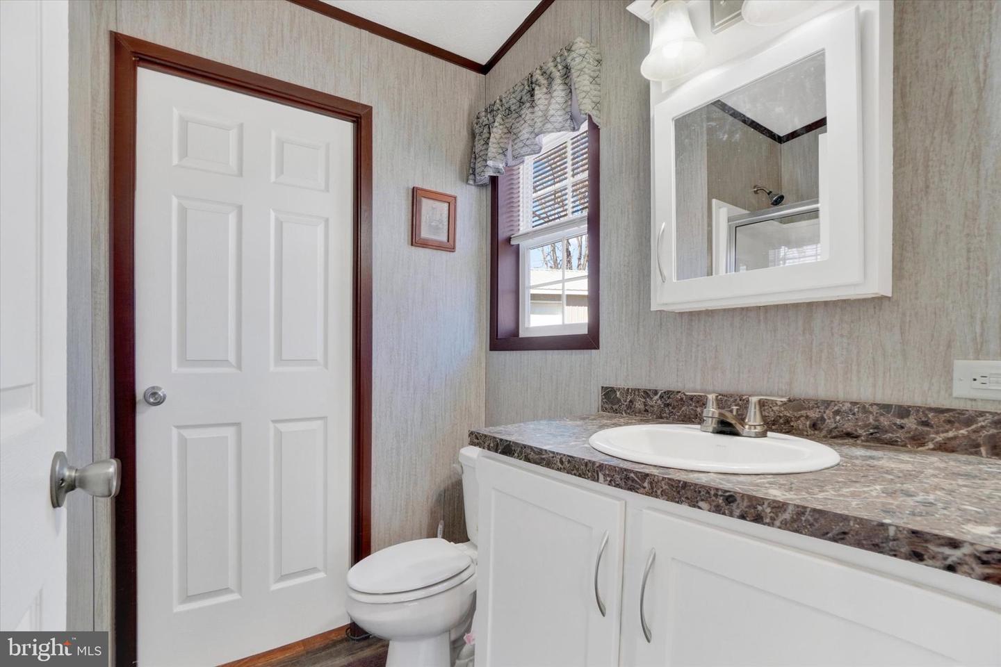 10682 Enfield Rd Property Photo 13