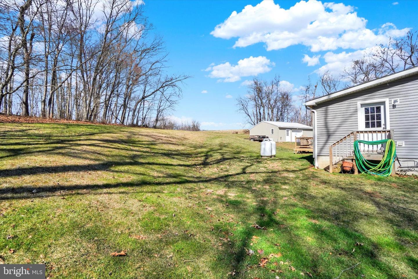 10682 Enfield Rd Property Photo 22