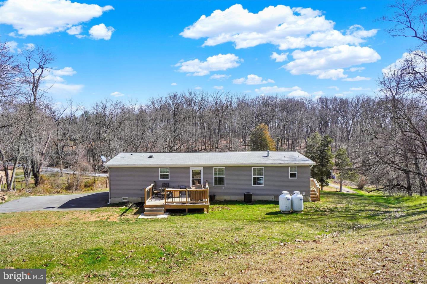 10682 Enfield Rd Property Photo 24