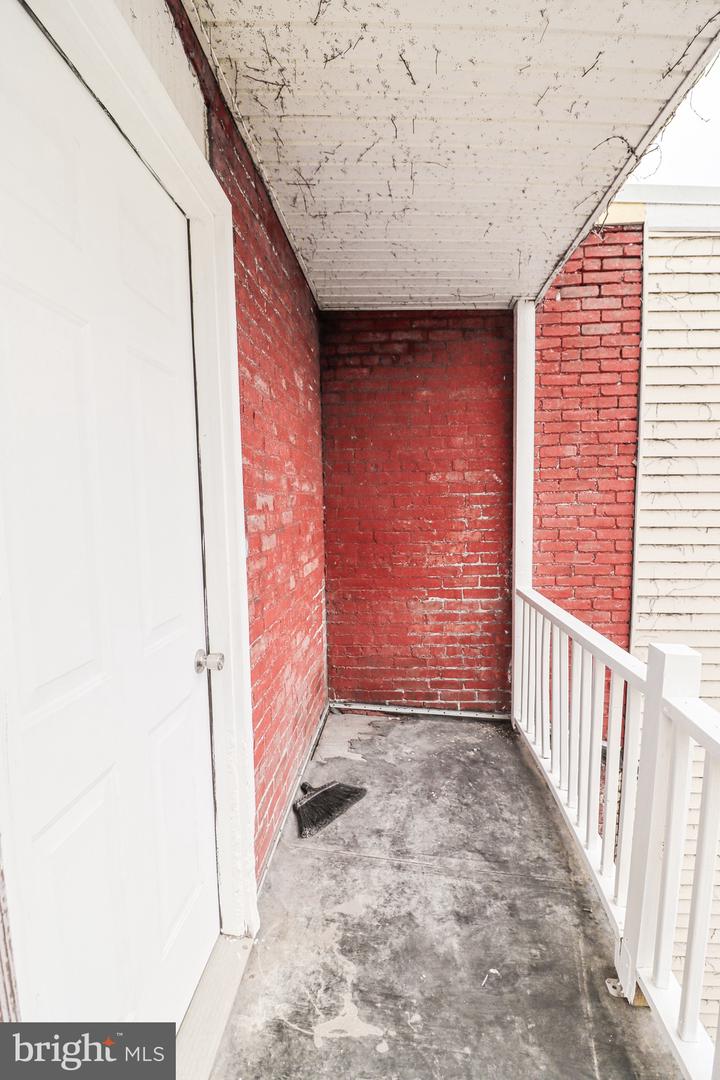 706 W Princess St Property Photo 19