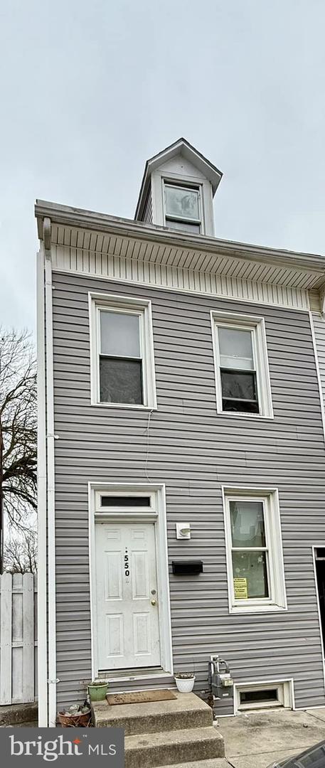 550 Salem Ave Property Photo 1