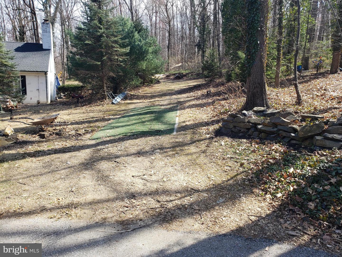 731 Locust Grove Rd Property Photo 2