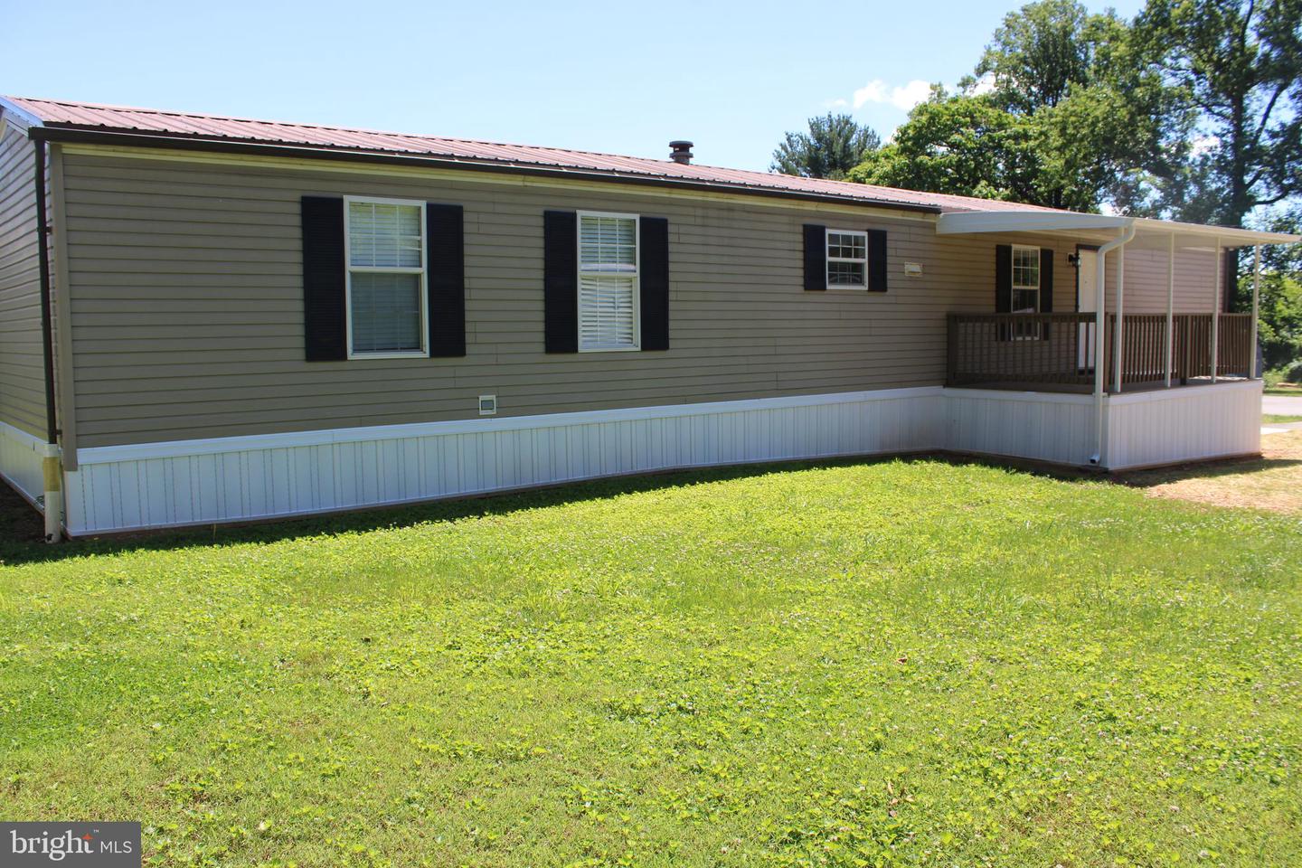 10 Locust Ln Property Photo