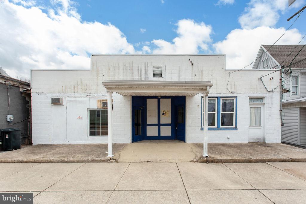 144 W MAIN ST