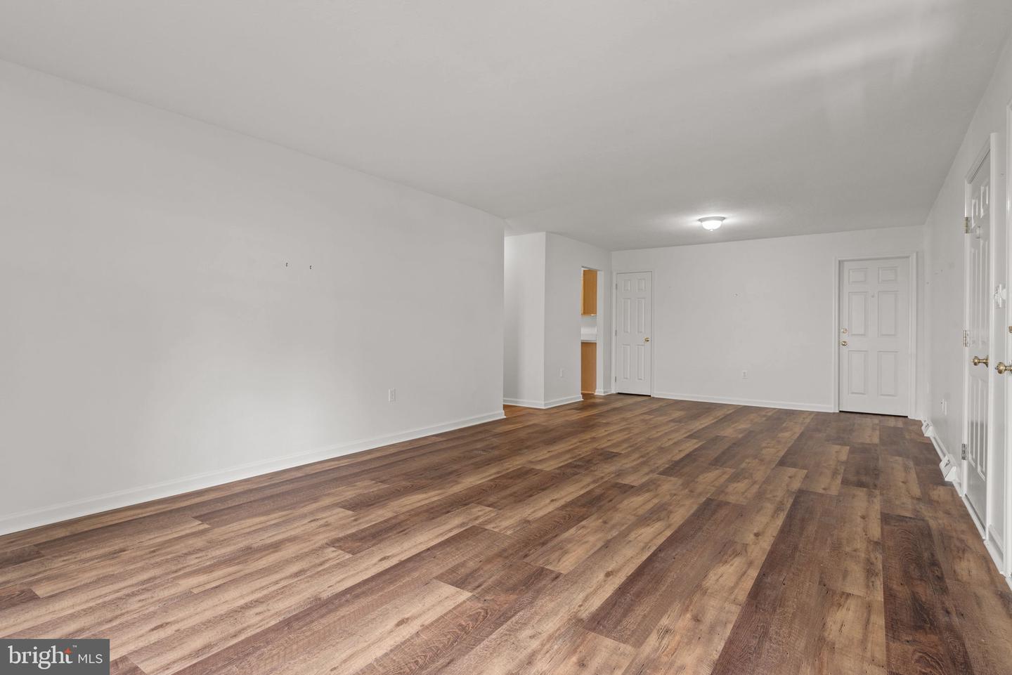 6823 Seneca Ridge Dr Property Photo 7