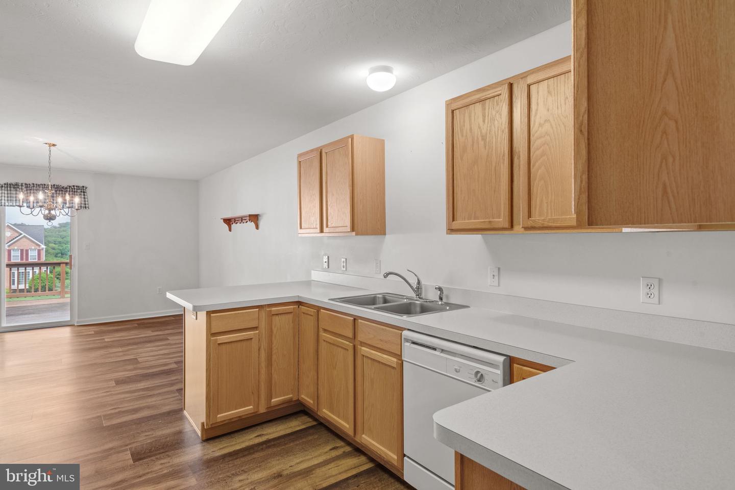 6823 Seneca Ridge Dr Property Photo 10