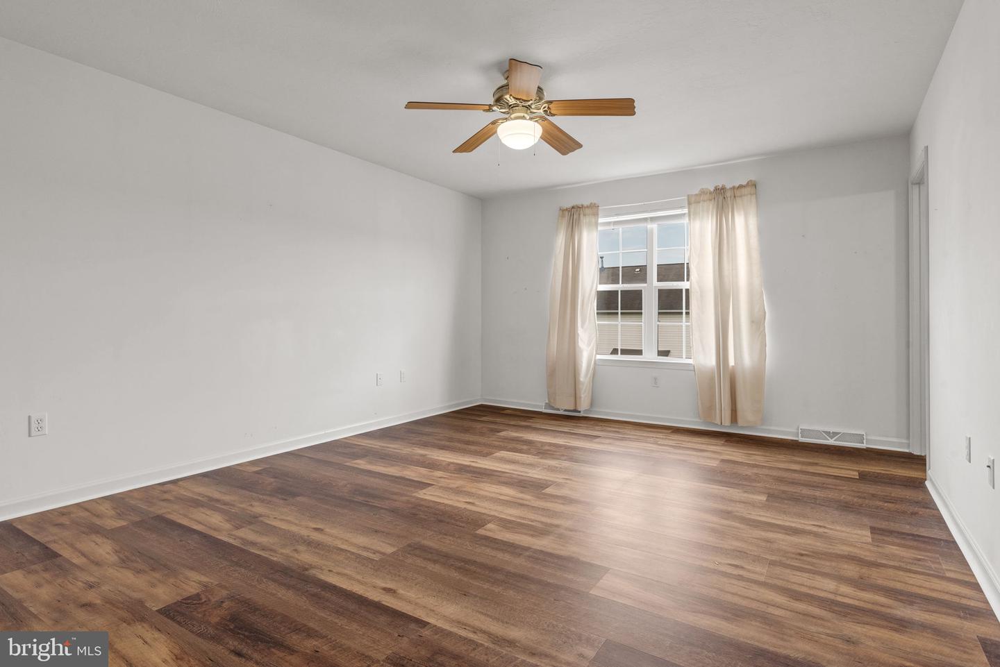 6823 Seneca Ridge Dr Property Photo 16