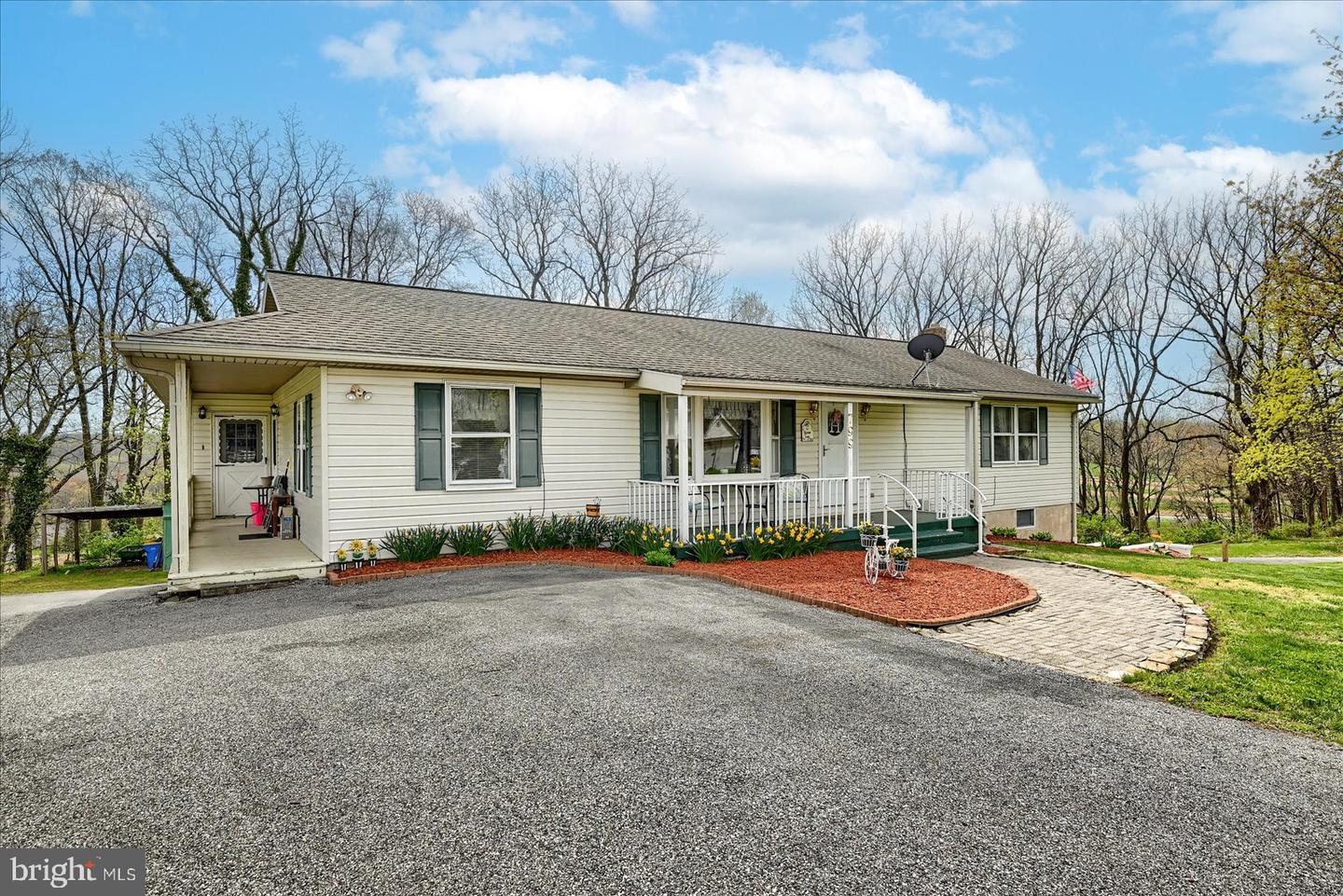 799 Menges Mills Rd Property Photo 1