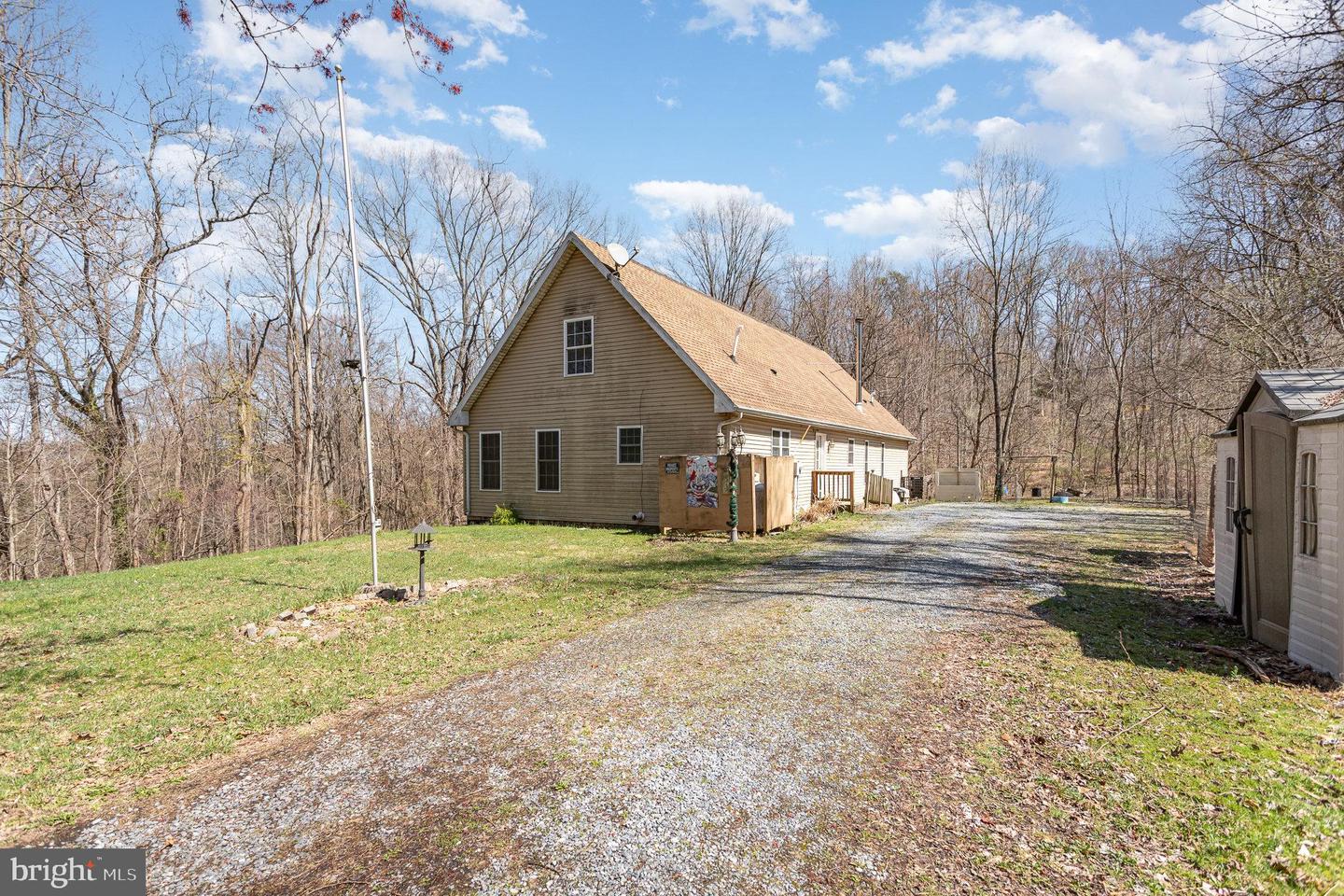 25 Hake Rd Property Photo 8