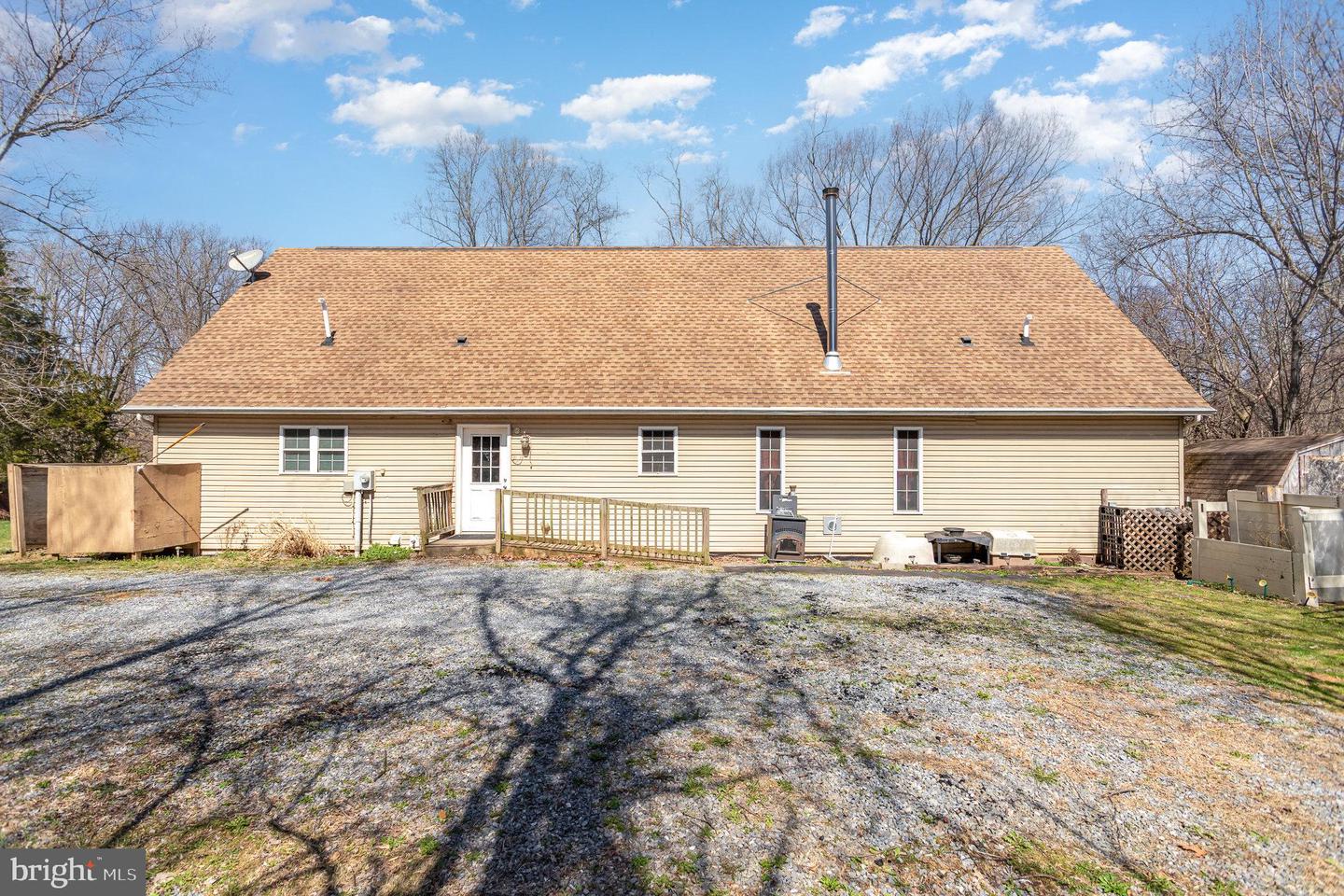 25 Hake Rd Property Photo 10