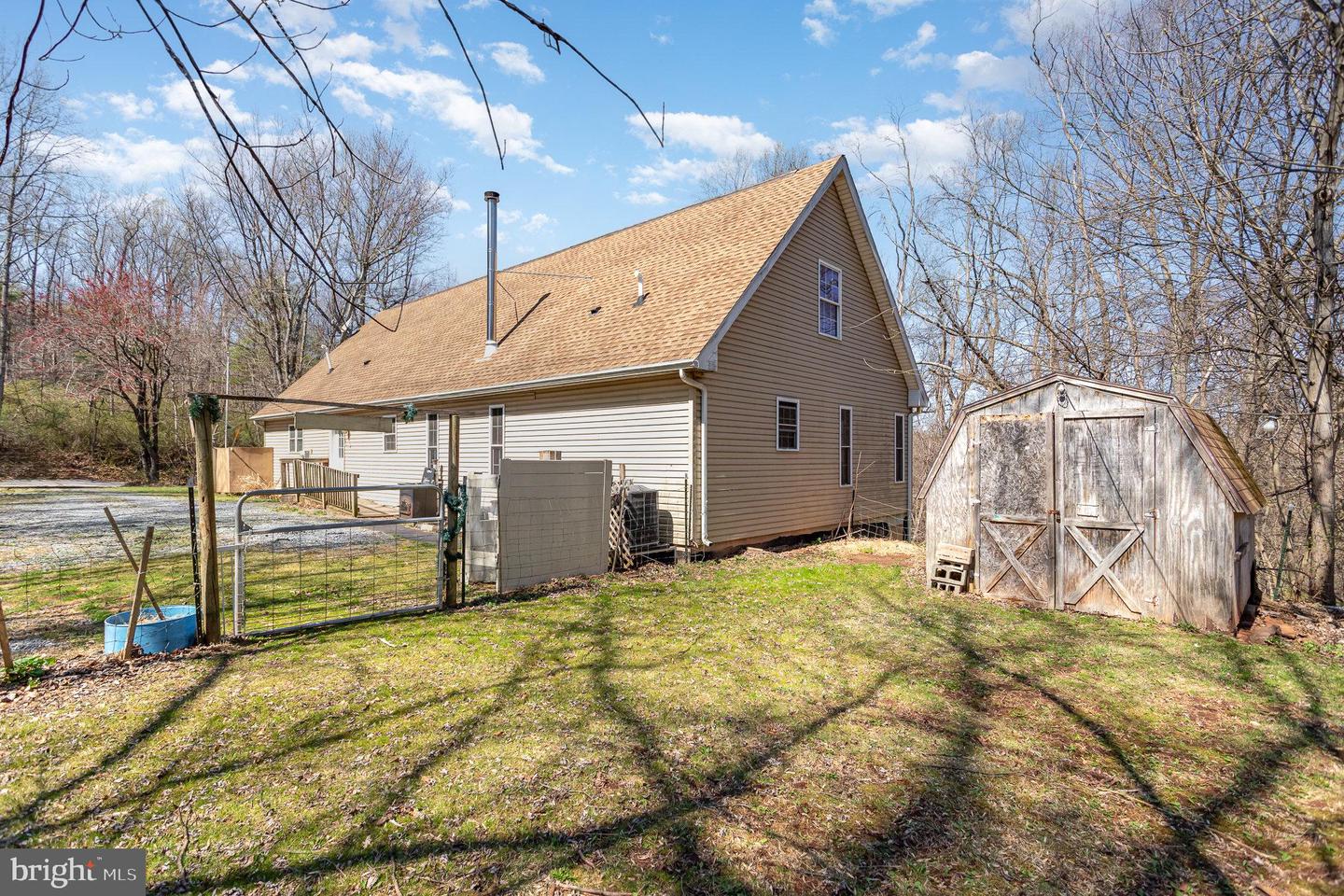 25 Hake Rd Property Photo 12