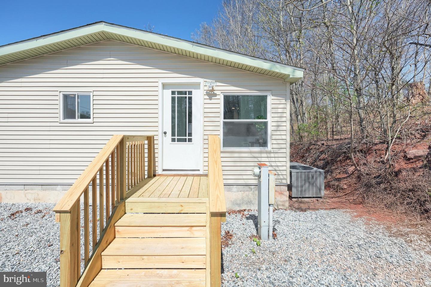 1320 Erney Rd Property Photo 7