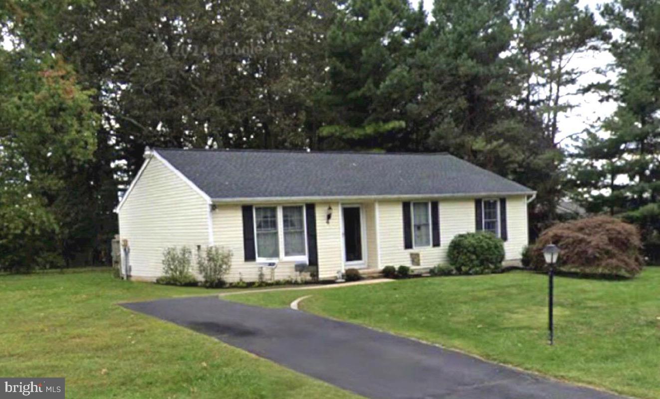 4 Cedar Ln Property Photo 1