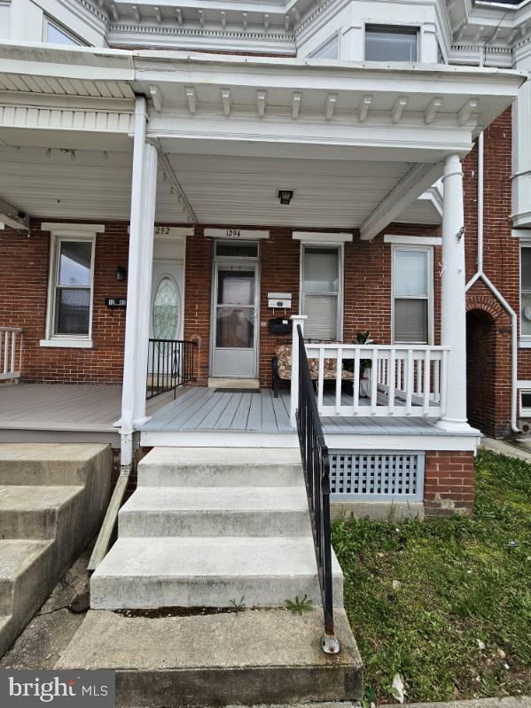 1294 W Princess St Property Photo 2