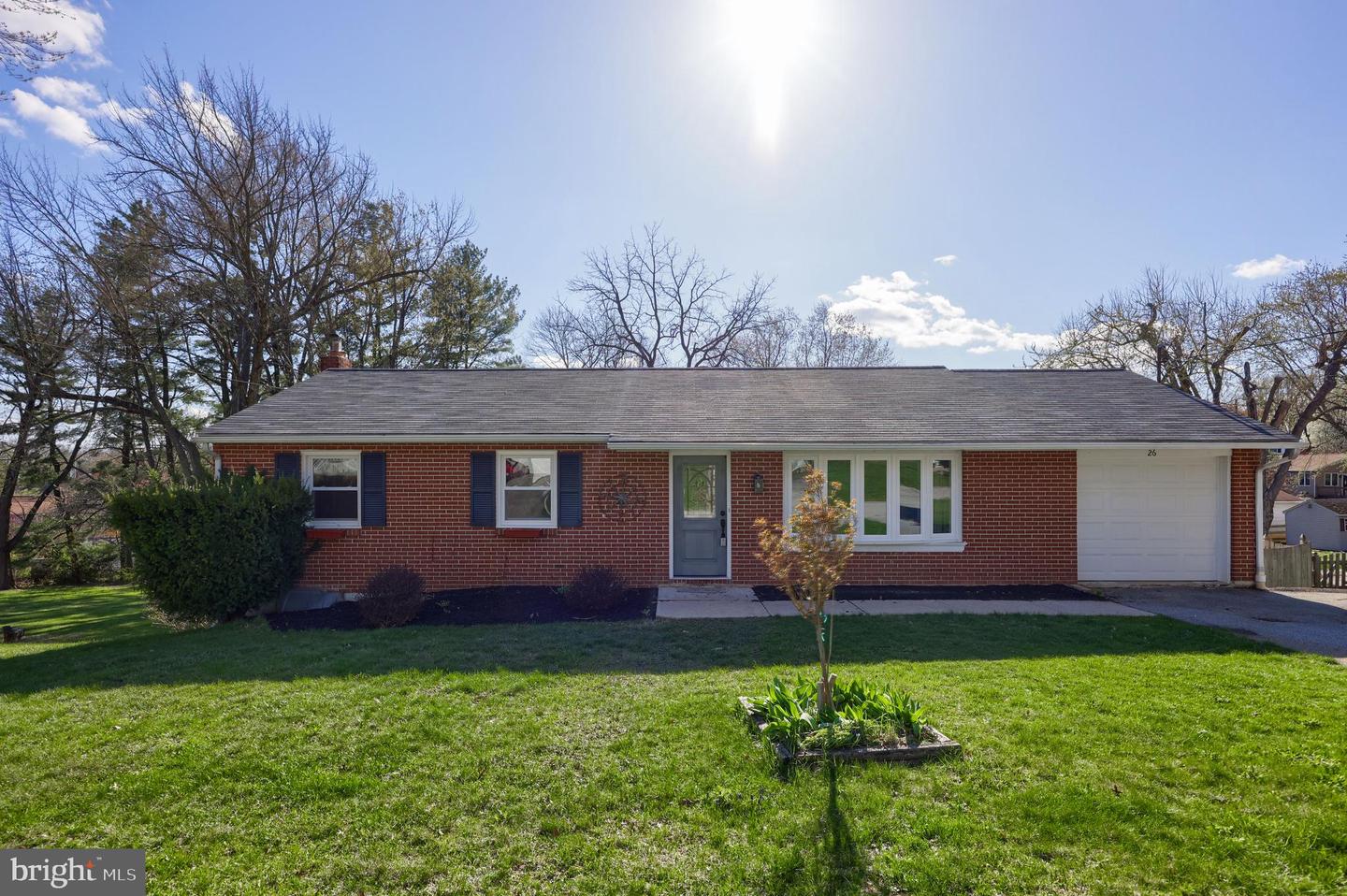 26 Virginia Ave Property Photo